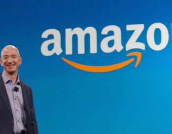 Amazon : Jeff Bezos quitte son poste, la firme réalise une année 2020 record