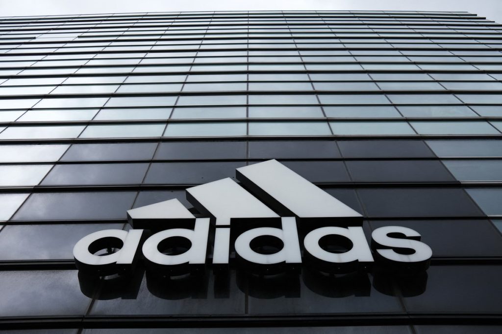 Adidas, l’équipementier allemand en pleine forme malgré les critiques 