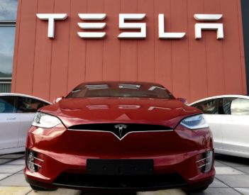 Tesla prend 13 % d’un coup et Elon Musk s’enrichit de 33,8 milliards de dollars
